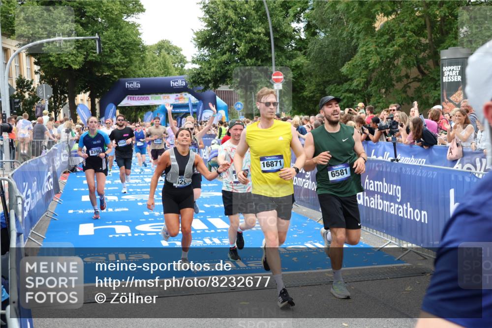 29.06.2025 - hella hamburg halbmarathon Zöllner http://msf.ph/oto/8232677 29.06.2025 10:54:15 Ziel 3103, 3177, 3861, 3898, 5638, 6082, 6084, 6294, 6443, 6581, 7274, 8390, 9791, 12213, 13033, 13397, 13794, 15169, 15524, 16527, 16780, 16871 meine-sportfotos.de