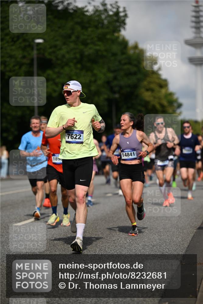 29.06.2025 - hella hamburg halbmarathon Dr. Thomas Lammeyer http://msf.ph/oto/8232681 29.06.2025 09:50:27 Kennedybrücke 1002, 1053, 1396, 1407, 1411, 1910, 1959, 2228, 2563, 2836, 2851, 3790, 3935, 4740, 5193, 6032, 6305, 6473, 7080, 7622, 7831, 7867, 7972, 9376, 9508, 10477, 10771, 11055, 11370 meine-sportfotos.de