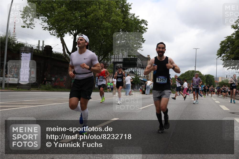 29.06.2025 - hella hamburg halbmarathon Yannick Fuchs http://msf.ph/oto/8232718 29.06.2025 10:46:52 20KM 1098, 1257, 1482, 1657, 1683, 2111, 2208, 2444, 2814, 3258, 3399, 3952, 3999, 4121, 4419, 4587, 4726, 5169, 5194, 5607, 5907, 6897, 7178, 7232, 7383, 7475, 8273, 8316, 8587, 8651, 8955, 9065, 9163, 10529, 10811, 11217, 11588, 11589, 11604, 11689, 12155, 12482, 12519, 13211, 13301, 14198, 14286, 14805, 15681, 15980, 16467, 16929, 17130, 17198, 17710, 17773, 18249, 18331, 19208 meine-sportfotos.de