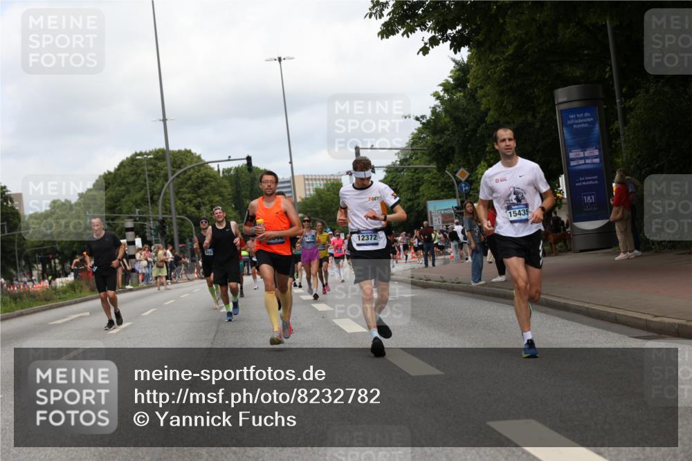 29.06.2025 - hella hamburg halbmarathon Yannick Fuchs http://msf.ph/oto/8232782 29.06.2025 10:34:17 20KM 1358, 2044, 2546, 2563, 2573, 2972, 3547, 3626, 4398, 4565, 5752, 7981, 8319, 8346, 8925, 9116, 9540, 11284, 11305, 11714, 11806, 12046, 12091, 12335, 12372, 13190, 13479, 13514, 14077, 14204, 14272, 15094, 15336, 15421, 15435, 15744, 15828, 17005, 17425, 17668, 17792, 17916, 18013, 18154, 18285, 18803 meine-sportfotos.de