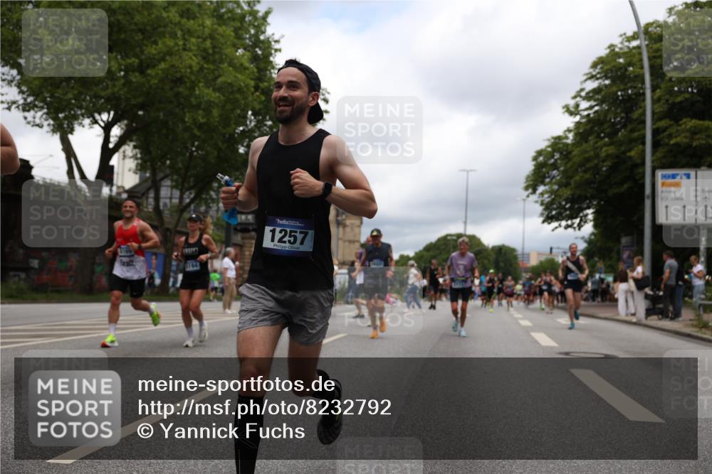 29.06.2025 - hella hamburg halbmarathon Yannick Fuchs http://msf.ph/oto/8232792 29.06.2025 10:46:53 20KM 1098, 1257, 1258, 1482, 1657, 1683, 2111, 2208, 2444, 2814, 3258, 3399, 3952, 3999, 4121, 4419, 4587, 4726, 5169, 5194, 5607, 5907, 6897, 7178, 7232, 7383, 7475, 8273, 8316, 8361, 8587, 8651, 8955, 9065, 9163, 10529, 10811, 11217, 11588, 11589, 11604, 11689, 12155, 12482, 12519, 13211, 14198, 14286, 14805, 15681, 15980, 16467, 16929, 17130, 17198, 17710, 18249, 18331, 18901, 19208 meine-sportfotos.de