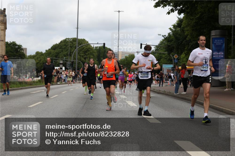 29.06.2025 - hella hamburg halbmarathon Yannick Fuchs http://msf.ph/oto/8232828 29.06.2025 10:34:17 20KM 1358, 2044, 2546, 2563, 2573, 2972, 3547, 3626, 4398, 4565, 5752, 7981, 8319, 8346, 8925, 9116, 9540, 11284, 11305, 11714, 11806, 12046, 12091, 12335, 12372, 13190, 13479, 13514, 14077, 14204, 14272, 15094, 15336, 15421, 15435, 15744, 15828, 17005, 17425, 17668, 17792, 17916, 18013, 18154, 18285, 18803 meine-sportfotos.de