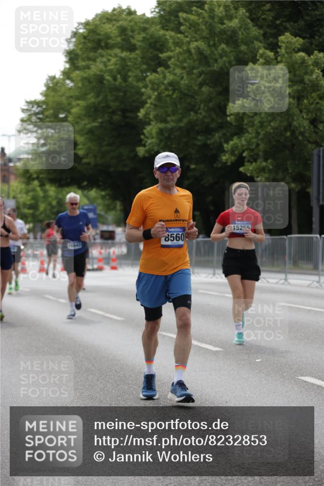 29.06.2025 - hella hamburg halbmarathon Jannik Wohlers http://msf.ph/oto/8232853 29.06.2025 10:28:16 Lombardsbrücke 1518, 1557, 4700, 5249, 5250, 5718, 5903, 5939, 6102, 6418, 7980, 8560, 9642, 9716, 9855, 10068, 10434, 15256, 16125, 16643, 18293 meine-sportfotos.de