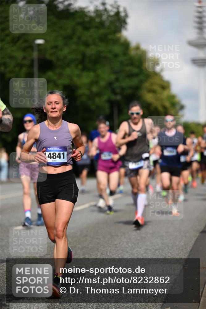 29.06.2025 - hella hamburg halbmarathon Dr. Thomas Lammeyer http://msf.ph/oto/8232862 29.06.2025 09:50:29 Kennedybrücke 1002, 1053, 1396, 1407, 1411, 1910, 1959, 2228, 2563, 2836, 2851, 3790, 3935, 4246, 4740, 5193, 6032, 6305, 6473, 7080, 7622, 7831, 7867, 7972, 9376, 9508, 10771, 11055, 11370 meine-sportfotos.de