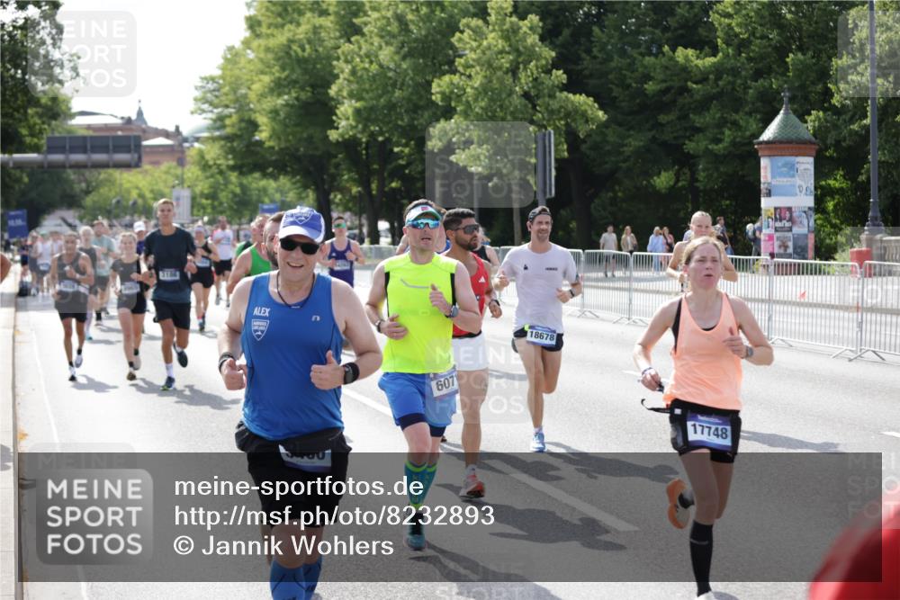 29.06.2025 - hella hamburg halbmarathon Jannik Wohlers http://msf.ph/oto/8232893 29.06.2025 09:53:07 Lombardsbrücke 1466, 1558, 1750, 2365, 2402, 2623, 3004, 3146, 3186, 3414, 4091, 4310, 5022, 5460, 5692, 6071, 6282, 6375, 6460, 6903, 7322, 7448, 9126, 9200, 9303, 9626, 9723, 9794, 9965, 10789, 11283, 11858, 12271, 13009, 13303, 13450, 13690, 14034, 14200, 14262, 14275, 14464, 15519, 15629, 16084, 16105, 16286, 16333, 16617, 16685, 16725, 17384, 17718, 17729, 17748, 17960, 18066, 18638, 18678, 18922 meine-sportfotos.de