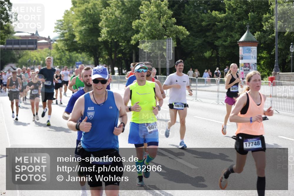 29.06.2025 - hella hamburg halbmarathon Jannik Wohlers http://msf.ph/oto/8232966 29.06.2025 09:53:07 Lombardsbrücke 1466, 1558, 1750, 2365, 2402, 2623, 3004, 3146, 3186, 3414, 4091, 4310, 5022, 5460, 5692, 6071, 6282, 6375, 6460, 6903, 7322, 7448, 9126, 9200, 9303, 9626, 9723, 9794, 9965, 10789, 11283, 11858, 12271, 13009, 13303, 13450, 13690, 14034, 14200, 14262, 14275, 14464, 15519, 15629, 16084, 16105, 16286, 16333, 16617, 16685, 16725, 17384, 17718, 17729, 17748, 17960, 18066, 18638, 18678, 18922 meine-sportfotos.de