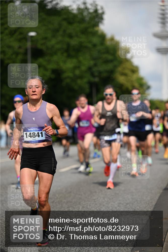 29.06.2025 - hella hamburg halbmarathon Dr. Thomas Lammeyer http://msf.ph/oto/8232973 29.06.2025 09:50:29 Kennedybrücke 1002, 1053, 1396, 1407, 1411, 1910, 1959, 2228, 2563, 2836, 2851, 3790, 3935, 4246, 4740, 5193, 6032, 6305, 6473, 7080, 7622, 7831, 7867, 7972, 9376, 9508, 10771, 11055, 11370 meine-sportfotos.de
