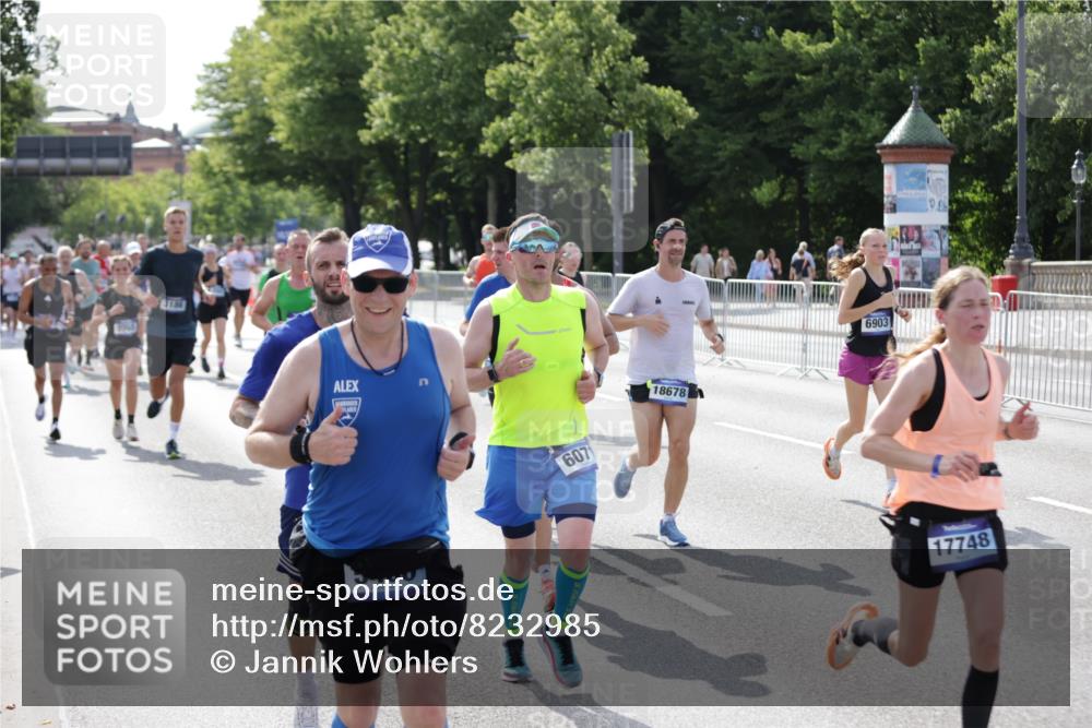 29.06.2025 - hella hamburg halbmarathon Jannik Wohlers http://msf.ph/oto/8232985 29.06.2025 09:53:07 Lombardsbrücke 1466, 1558, 1750, 2365, 2402, 2623, 3004, 3146, 3186, 3414, 4091, 4310, 5022, 5460, 5692, 6071, 6282, 6375, 6460, 6903, 7322, 7448, 9126, 9200, 9303, 9626, 9723, 9794, 9965, 10789, 11283, 11858, 12271, 13009, 13303, 13450, 13690, 14034, 14200, 14262, 14275, 14464, 15519, 15629, 16084, 16105, 16286, 16333, 16617, 16685, 16725, 17384, 17718, 17729, 17748, 17960, 18066, 18638, 18678, 18922 meine-sportfotos.de