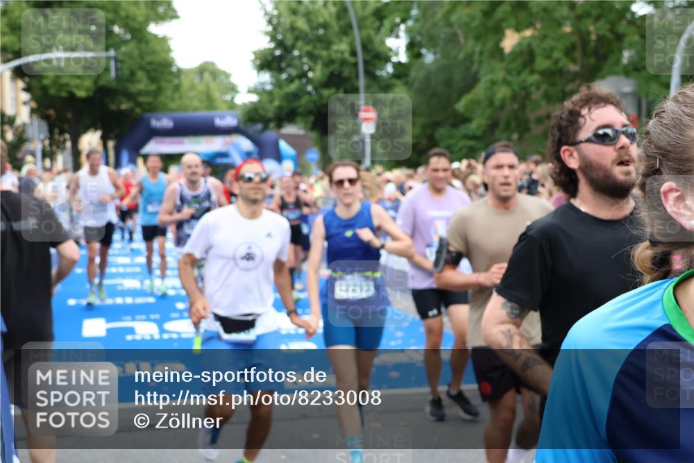 29.06.2025 - hella hamburg halbmarathon Zöllner http://msf.ph/oto/8233008 29.06.2025 10:54:20 Ziel 1267, 3103, 3177, 3861, 3898, 6082, 6084, 6443, 7274, 8223, 11430, 12213, 13033, 13289, 13803, 15169, 15946, 16527, 16574, 16750, 16780, 16879, 17087, 17698, 18268 meine-sportfotos.de