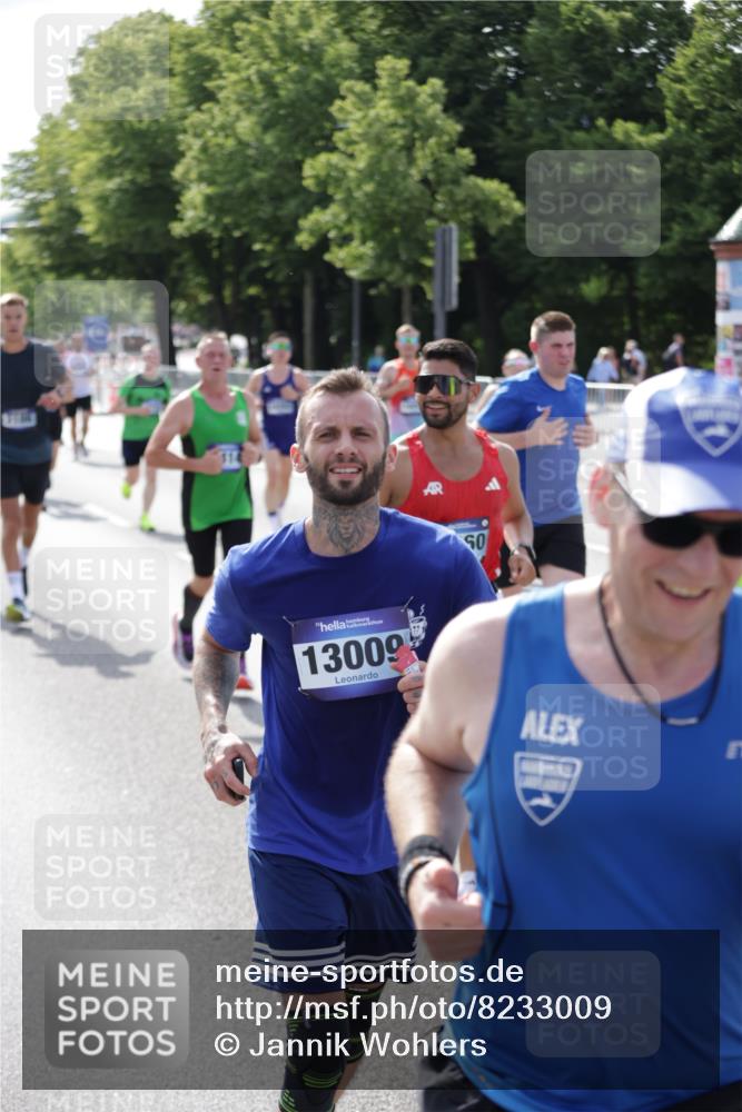 29.06.2025 - hella hamburg halbmarathon Jannik Wohlers http://msf.ph/oto/8233009 29.06.2025 09:53:08 Lombardsbrücke 1466, 1558, 1750, 2365, 2402, 2623, 2890, 2937, 3004, 3146, 3186, 3414, 4091, 4310, 5022, 5460, 5692, 6071, 6282, 6375, 6388, 6460, 6903, 7322, 7448, 9126, 9200, 9303, 9626, 9723, 9965, 10789, 11283, 11858, 12271, 13009, 13450, 13690, 14034, 14200, 14262, 14275, 14464, 14764, 15519, 15629, 16084, 16105, 16286, 16333, 16617, 16685, 16725, 17384, 17718, 17729, 17748, 17960, 18066, 18638, 18678, 18922 meine-sportfotos.de