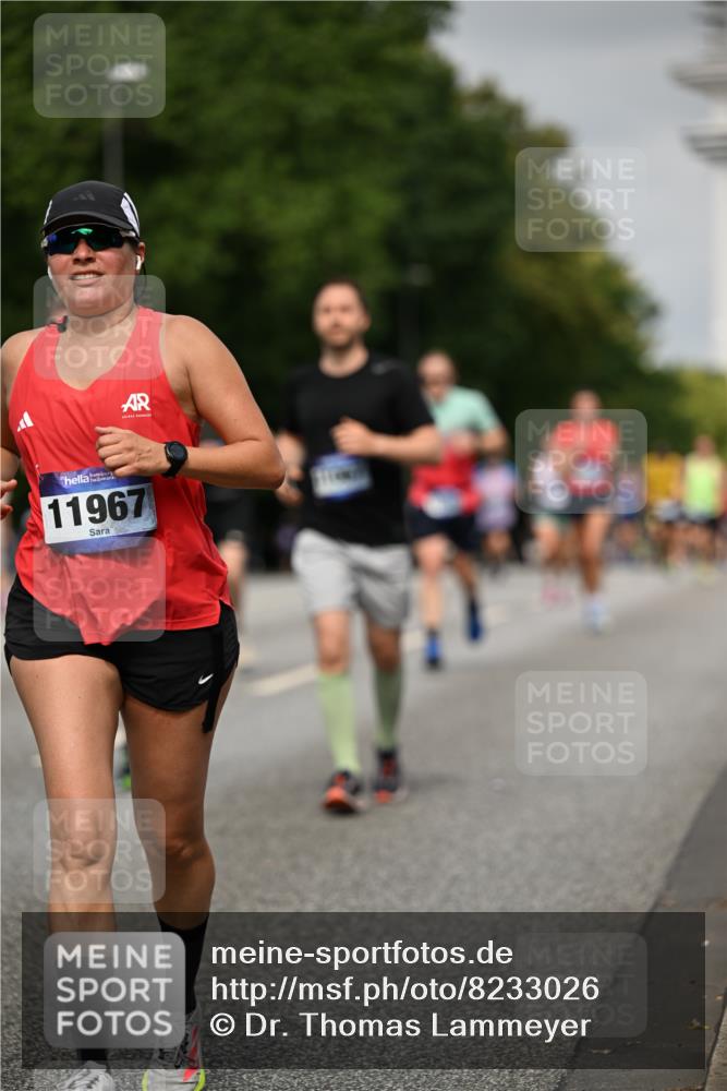 29.06.2025 - hella hamburg halbmarathon Dr. Thomas Lammeyer http://msf.ph/oto/8233026 29.06.2025 10:13:30 Kennedybrücke 7081, 7187, 7636, 9297, 9306, 9781, 10819, 11067 meine-sportfotos.de