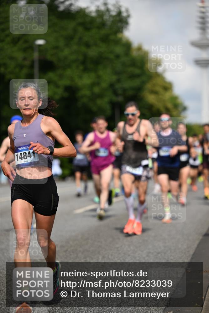 29.06.2025 - hella hamburg halbmarathon Dr. Thomas Lammeyer http://msf.ph/oto/8233039 29.06.2025 09:50:29 Kennedybrücke 1002, 1053, 1396, 1407, 1411, 1910, 1959, 2228, 2563, 2836, 2851, 3790, 3935, 4246, 4740, 5193, 6032, 6305, 6473, 7080, 7622, 7831, 7867, 7972, 9376, 9508, 10771, 11055, 11370 meine-sportfotos.de