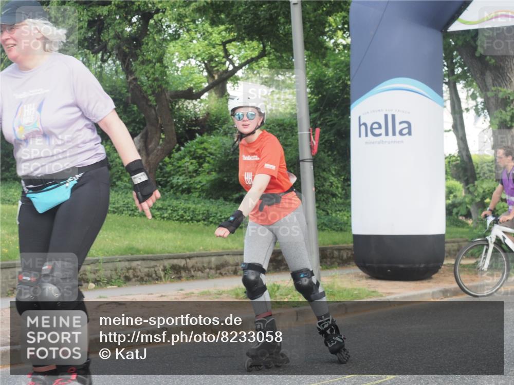 29.06.2025 - hella hamburg halbmarathon KatJ http://msf.ph/oto/8233058 29.06.2025 09:42:36 Zwischen KM18-KM19  meine-sportfotos.de