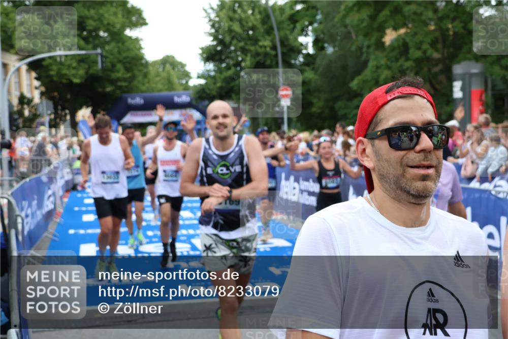 29.06.2025 - hella hamburg halbmarathon Zöllner http://msf.ph/oto/8233079 29.06.2025 10:54:22 Ziel 1267, 1442, 3103, 3177, 3861, 6082, 6084, 6511, 6512, 7274, 8223, 8772, 11430, 13033, 13289, 13803, 15946, 16527, 16574, 16750, 16879, 17087, 17698, 18268 meine-sportfotos.de