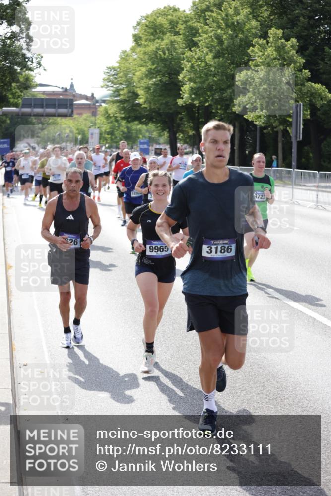 29.06.2025 - hella hamburg halbmarathon Jannik Wohlers http://msf.ph/oto/8233111 29.06.2025 09:53:10 Lombardsbrücke 1750, 2365, 2402, 2623, 2890, 2937, 3004, 3146, 3186, 3414, 4310, 5362, 5460, 5692, 6071, 6282, 6375, 6388, 6903, 7385, 7448, 7480, 9126, 9200, 9303, 9626, 9633, 9723, 9965, 11283, 11858, 12271, 13009, 13450, 13667, 14034, 14200, 14262, 14275, 14464, 14764, 15519, 15629, 16084, 16105, 16286, 16333, 16685, 16725, 17384, 17718, 17729, 17748, 17960, 18066, 18638, 18678, 18922 meine-sportfotos.de