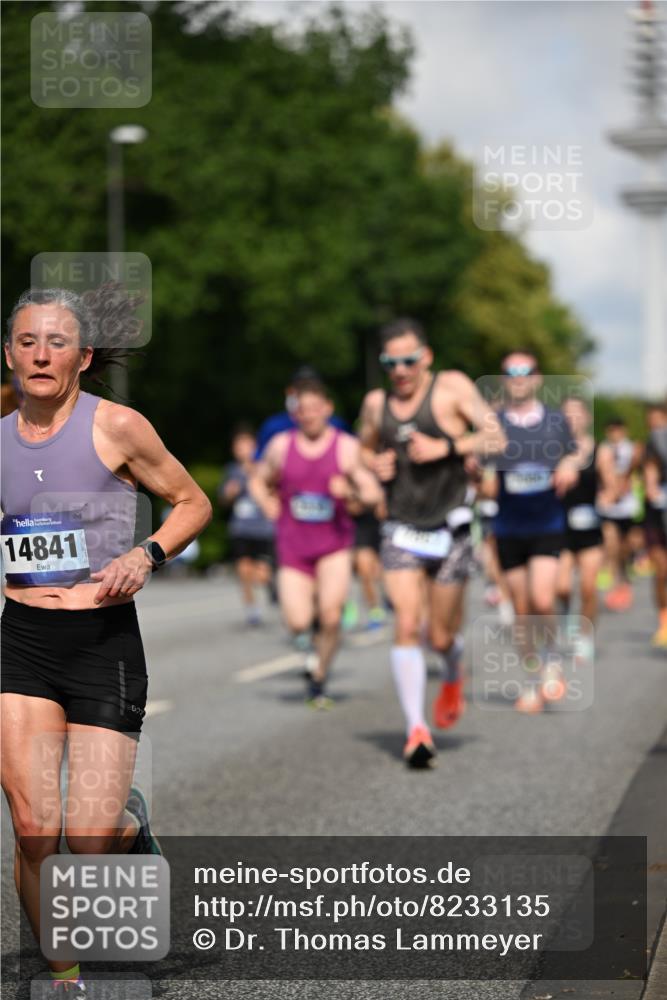 29.06.2025 - hella hamburg halbmarathon Dr. Thomas Lammeyer http://msf.ph/oto/8233135 29.06.2025 09:50:29 Kennedybrücke 1002, 1053, 1396, 1407, 1411, 1910, 1959, 2228, 2563, 2836, 2851, 3790, 3935, 4246, 4740, 5193, 6032, 6305, 6473, 7080, 7622, 7831, 7867, 7972, 9376, 9508, 10771, 11055, 11370 meine-sportfotos.de