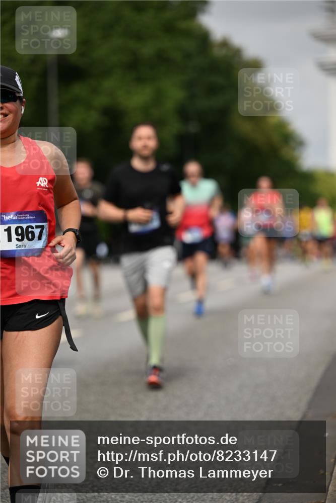 29.06.2025 - hella hamburg halbmarathon Dr. Thomas Lammeyer http://msf.ph/oto/8233147 29.06.2025 10:13:30 Kennedybrücke 7081, 7187, 7636, 9297, 9306, 9781, 10819, 11067 meine-sportfotos.de