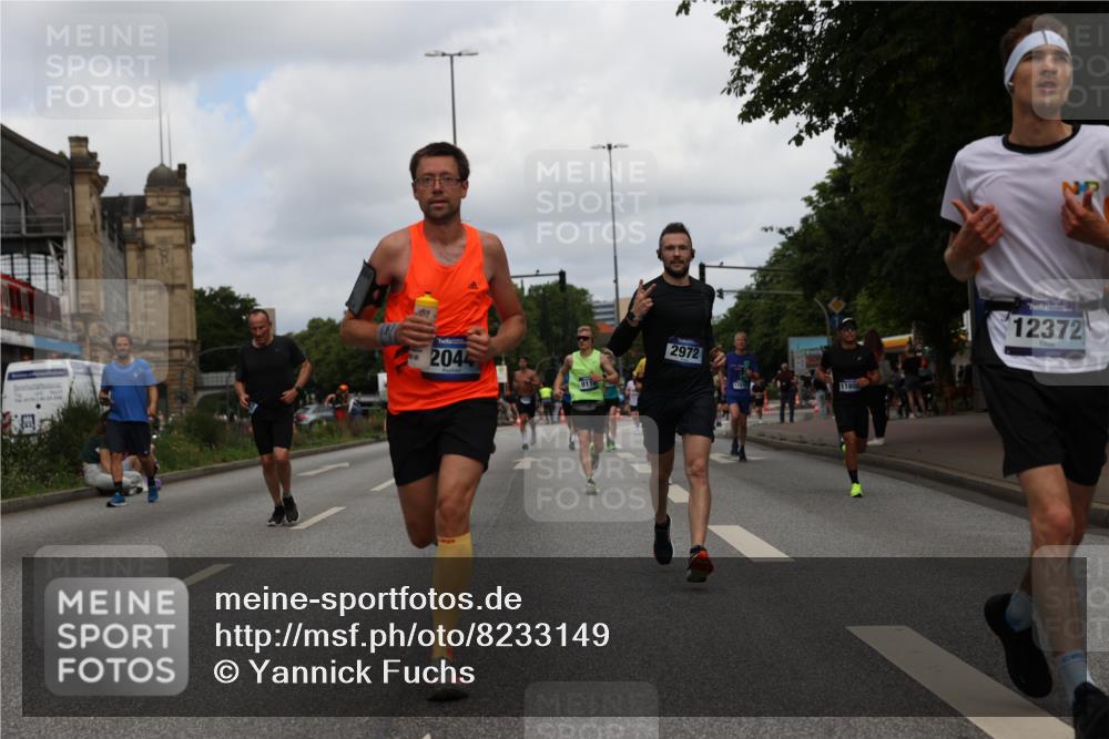 29.06.2025 - hella hamburg halbmarathon Yannick Fuchs http://msf.ph/oto/8233149 29.06.2025 10:34:19 20KM 1358, 1975, 2044, 2546, 2563, 2573, 2972, 3547, 3626, 4381, 4398, 4565, 4766, 5752, 7981, 8319, 8346, 8925, 8933, 9116, 9540, 11284, 11714, 11806, 12046, 12091, 12335, 12372, 13190, 13479, 13514, 14077, 14204, 14272, 14699, 15094, 15336, 15421, 15435, 15744, 15828, 17425, 17668, 17792, 17916, 17973, 18013, 18154, 18803 meine-sportfotos.de