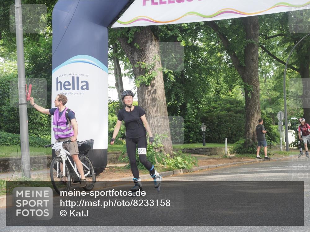29.06.2025 - hella hamburg halbmarathon KatJ http://msf.ph/oto/8233158 29.06.2025 09:42:39 Zwischen KM18-KM19  meine-sportfotos.de