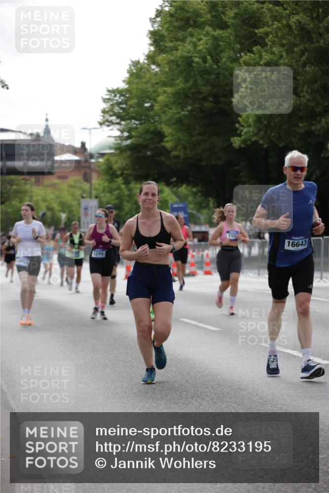 29.06.2025 - hella hamburg halbmarathon Jannik Wohlers http://msf.ph/oto/8233195 29.06.2025 10:28:19 Lombardsbrücke 1518, 1557, 3717, 4700, 4834, 5167, 5249, 5250, 5718, 5903, 5939, 6102, 6418, 8560, 9642, 9716, 9855, 10068, 10434, 15256, 15452, 16125, 16643, 18293 meine-sportfotos.de