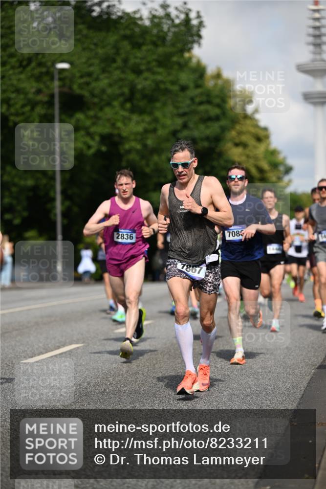 29.06.2025 - hella hamburg halbmarathon Dr. Thomas Lammeyer http://msf.ph/oto/8233211 29.06.2025 09:50:30 Kennedybrücke 1002, 1053, 1396, 1407, 1411, 1910, 1959, 2228, 2563, 2836, 2851, 3790, 3935, 4246, 4740, 5193, 6032, 6305, 6473, 7080, 7622, 7831, 7867, 7972, 9376, 9508, 10771, 11055, 11370 meine-sportfotos.de