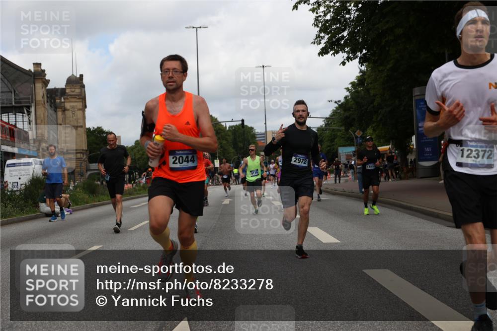 29.06.2025 - hella hamburg halbmarathon Yannick Fuchs http://msf.ph/oto/8233278 29.06.2025 10:34:19 20KM 1358, 1975, 2044, 2546, 2563, 2573, 2972, 3547, 3626, 4381, 4398, 4565, 4766, 5752, 7981, 8319, 8346, 8925, 8933, 9116, 9540, 11284, 11714, 11806, 12046, 12091, 12335, 12372, 13190, 13479, 13514, 14077, 14204, 14272, 14699, 15094, 15336, 15421, 15435, 15744, 15828, 17425, 17668, 17792, 17916, 17973, 18013, 18154, 18803 meine-sportfotos.de