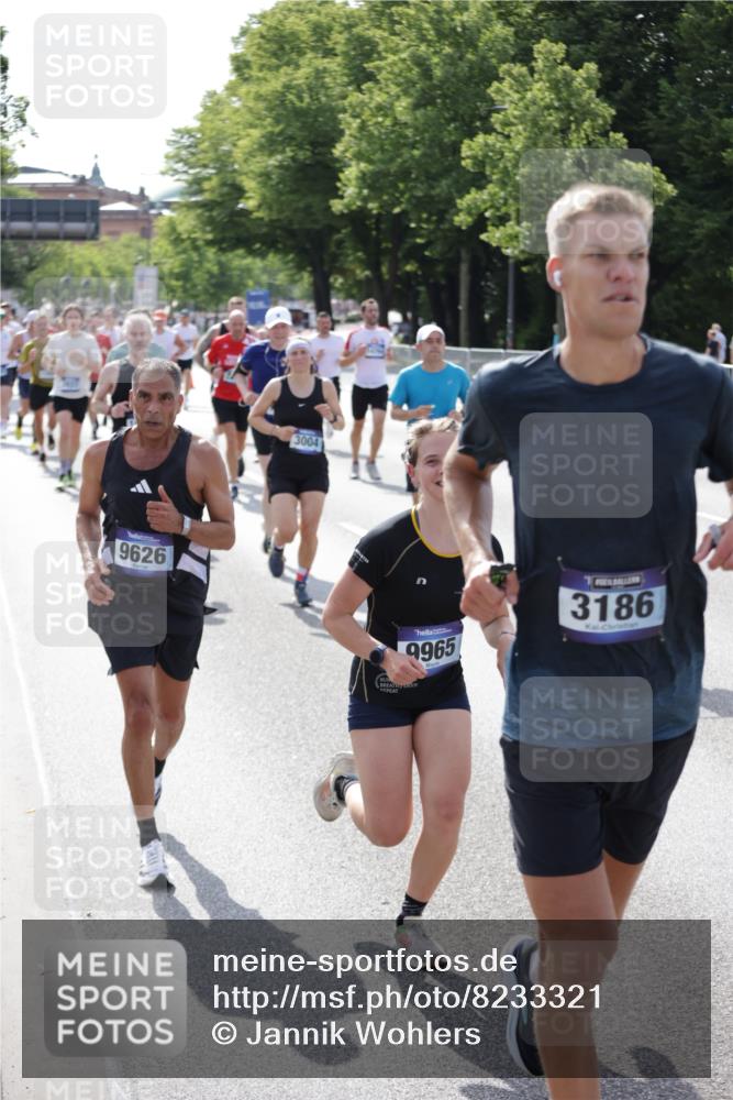 29.06.2025 - hella hamburg halbmarathon Jannik Wohlers http://msf.ph/oto/8233321 29.06.2025 09:53:11 Lombardsbrücke 2365, 2402, 2623, 2890, 2937, 3004, 3146, 3186, 3414, 4140, 4247, 4310, 5362, 5460, 5532, 5692, 6071, 6282, 6375, 6388, 6903, 7385, 7448, 7480, 9126, 9200, 9303, 9626, 9633, 9723, 9965, 11283, 12271, 13009, 13450, 13667, 14034, 14200, 14262, 14275, 14464, 14764, 15519, 15629, 16084, 16105, 16286, 16333, 16685, 16725, 16766, 17032, 17384, 17718, 17729, 17748, 17960, 18066, 18638, 18678, 18922 meine-sportfotos.de