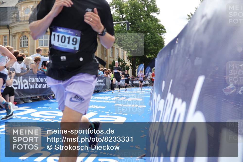 29.06.2025 - hella hamburg halbmarathon Strokosch-Dieckow http://msf.ph/oto/8233331 29.06.2025 10:34:07 Ziel 7884, 7901, 9345, 9376, 11019, 11202, 11227, 13066, 13494, 14448, 16724, 17751, 17877, 18906 meine-sportfotos.de