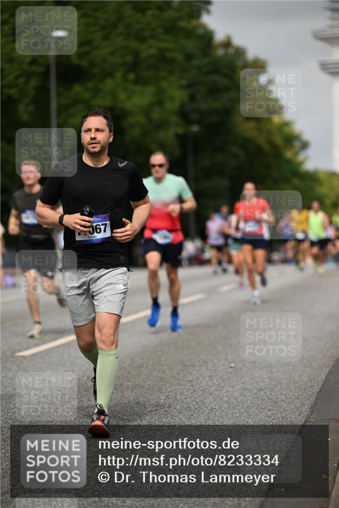 29.06.2025 - hella hamburg halbmarathon Dr. Thomas Lammeyer http://msf.ph/oto/8233334 29.06.2025 10:13:31 Kennedybrücke 7081, 7187, 7636, 9297, 9306, 9434, 9781, 10819, 10943, 11067 meine-sportfotos.de