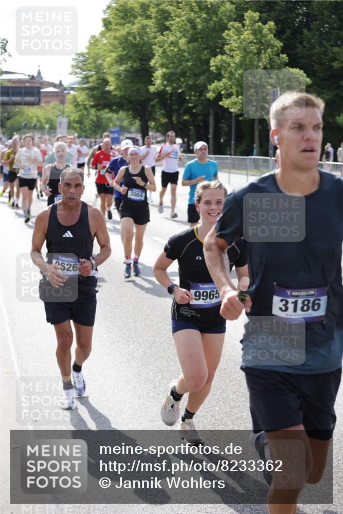 29.06.2025 - hella hamburg halbmarathon Jannik Wohlers http://msf.ph/oto/8233362 29.06.2025 09:53:11 Lombardsbrücke 2365, 2402, 2623, 2890, 2937, 3004, 3146, 3186, 3414, 4140, 4247, 4310, 5362, 5460, 5532, 5692, 6071, 6282, 6375, 6388, 6903, 7385, 7448, 7480, 9126, 9200, 9303, 9626, 9633, 9723, 9965, 11283, 12271, 13009, 13450, 13667, 14034, 14200, 14262, 14275, 14464, 14764, 15519, 15629, 16084, 16105, 16286, 16333, 16685, 16725, 16766, 17032, 17384, 17718, 17729, 17748, 17960, 18066, 18638, 18678, 18922 meine-sportfotos.de