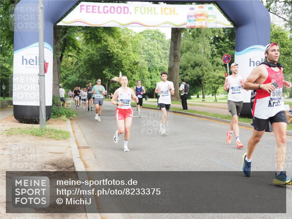 29.06.2025 - hella hamburg halbmarathon MichiJ http://msf.ph/oto/8233375 29.06.2025 10:26:44 Zwischen KM18-KM19 5091, 5791, 7743, 9017, 9171, 9643, 10922, 11282, 12900, 15382, 16075, 18193, 18277, 18584 meine-sportfotos.de