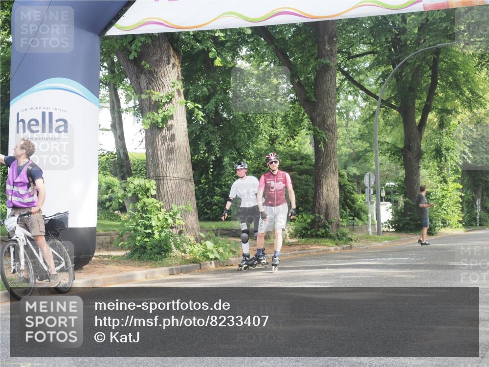 29.06.2025 - hella hamburg halbmarathon KatJ http://msf.ph/oto/8233407 29.06.2025 09:42:42 Zwischen KM18-KM19  meine-sportfotos.de