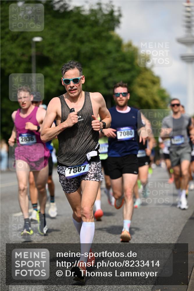 29.06.2025 - hella hamburg halbmarathon Dr. Thomas Lammeyer http://msf.ph/oto/8233414 29.06.2025 09:50:31 Kennedybrücke 1002, 1053, 1396, 1407, 1411, 1910, 1959, 2228, 2563, 2836, 2851, 3790, 3935, 4246, 4740, 5193, 6032, 6305, 6473, 6915, 7080, 7622, 7831, 7867, 7972, 9376, 9508, 10771, 11055, 11370 meine-sportfotos.de
