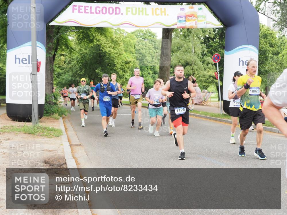 29.06.2025 - hella hamburg halbmarathon MichiJ http://msf.ph/oto/8233434 29.06.2025 10:49:47 Zwischen KM18-KM19 1126, 1722, 1724, 4370, 5734, 6311, 8469, 8822, 9899, 10194, 10214, 12567, 13528, 13739, 13841, 15093, 18028, 18359, 18739, 18796 meine-sportfotos.de