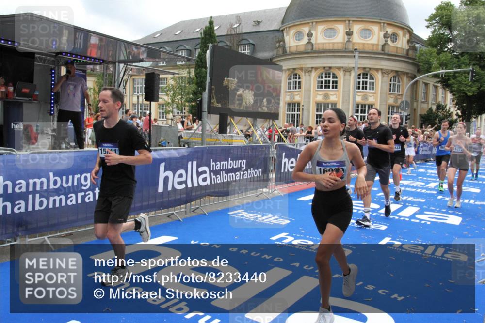 29.06.2025 - hella hamburg halbmarathon Michael Strokosch http://msf.ph/oto/8233440 29.06.2025 10:47:28 Ziel 51, 1012, 2274, 2839, 2864, 2869, 3304, 5024, 5532, 5650, 8693, 8852, 9305, 10423, 11077, 11491, 11518, 13782, 14722, 15350, 15611, 15923, 16089, 16819, 17846, 18758, 18974 meine-sportfotos.de