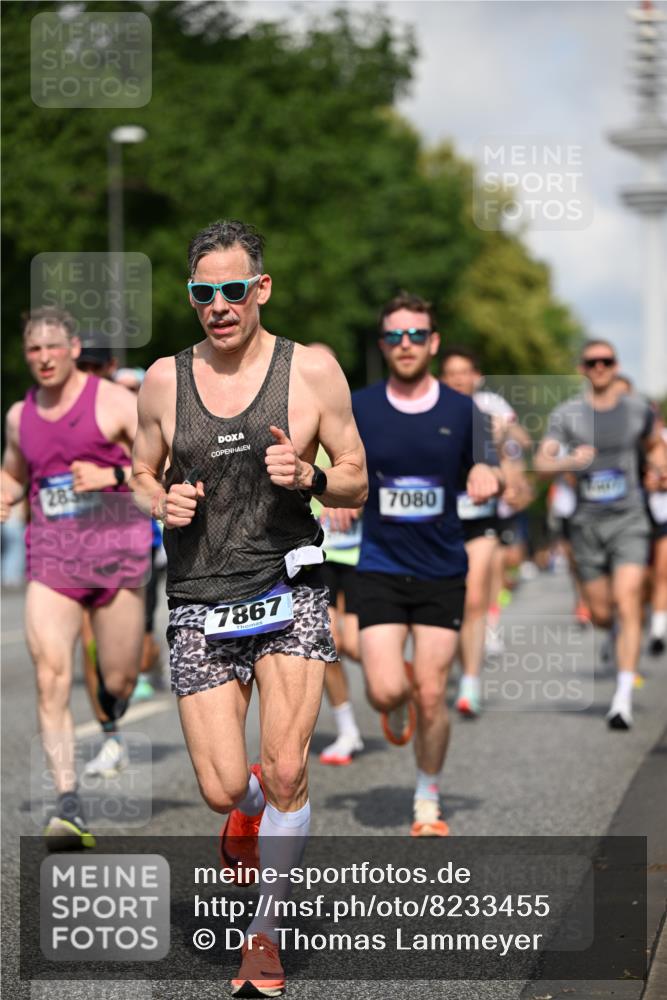 29.06.2025 - hella hamburg halbmarathon Dr. Thomas Lammeyer http://msf.ph/oto/8233455 29.06.2025 09:50:31 Kennedybrücke 1002, 1053, 1396, 1407, 1411, 1910, 1959, 2228, 2563, 2836, 2851, 3790, 3935, 4246, 4740, 5193, 6032, 6305, 6473, 6915, 7080, 7622, 7831, 7867, 7972, 9376, 9508, 10771, 11055, 11370 meine-sportfotos.de