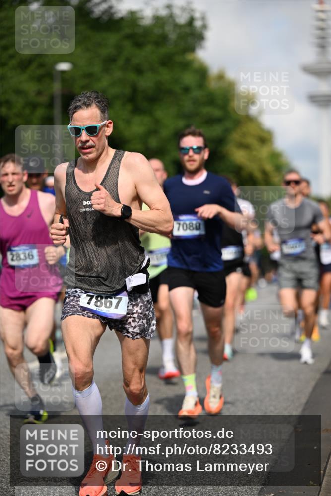 29.06.2025 - hella hamburg halbmarathon Dr. Thomas Lammeyer http://msf.ph/oto/8233493 29.06.2025 09:50:31 Kennedybrücke 1002, 1053, 1396, 1407, 1411, 1910, 1959, 2228, 2563, 2836, 2851, 3790, 3935, 4246, 4740, 5193, 6032, 6305, 6473, 6915, 7080, 7622, 7831, 7867, 7972, 9376, 9508, 10771, 11055, 11370 meine-sportfotos.de