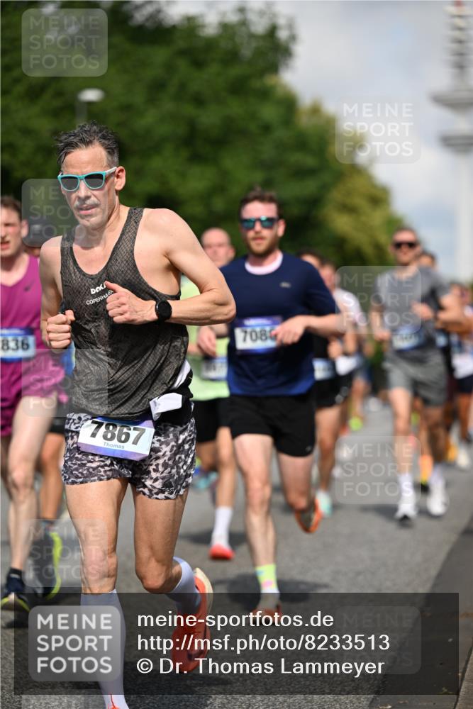 29.06.2025 - hella hamburg halbmarathon Dr. Thomas Lammeyer http://msf.ph/oto/8233513 29.06.2025 09:50:31 Kennedybrücke 1002, 1053, 1396, 1407, 1411, 1910, 1959, 2228, 2563, 2836, 2851, 3790, 3935, 4246, 4740, 5193, 6032, 6305, 6473, 6915, 7080, 7622, 7831, 7867, 7972, 9376, 9508, 10771, 11055, 11370 meine-sportfotos.de
