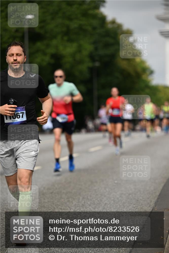 29.06.2025 - hella hamburg halbmarathon Dr. Thomas Lammeyer http://msf.ph/oto/8233526 29.06.2025 10:13:32 Kennedybrücke 7081, 7187, 7636, 9297, 9306, 9434, 9781, 10036, 10819, 10943, 11067 meine-sportfotos.de