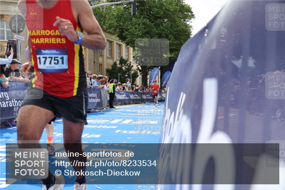 29.06.2025 - hella hamburg halbmarathon Strokosch-Dieckow http://msf.ph/oto/8233534 29.06.2025 10:34:11 Ziel 1080, 3005, 7884, 7901, 9376, 11202, 13066, 14784, 16724, 17751, 18906 meine-sportfotos.de