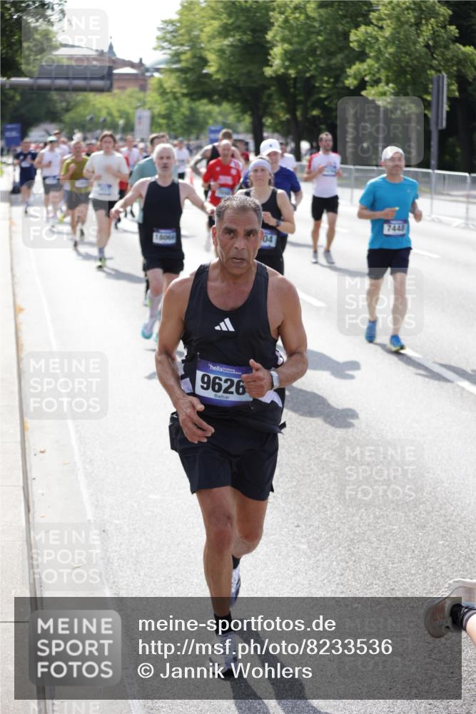 29.06.2025 - hella hamburg halbmarathon Jannik Wohlers http://msf.ph/oto/8233536 29.06.2025 09:53:12 Lombardsbrücke 2365, 2402, 2623, 2890, 2937, 3004, 3146, 3186, 3414, 4140, 4247, 4310, 5362, 5460, 5532, 5650, 5692, 6071, 6282, 6375, 6388, 6903, 7385, 7448, 7480, 9200, 9303, 9626, 9633, 9723, 9965, 11283, 12271, 13009, 13450, 13667, 14034, 14200, 14262, 14464, 14764, 15519, 15629, 16084, 16286, 16333, 16725, 16766, 17032, 17384, 17718, 17748, 17960, 18066, 18638, 18678, 18922 meine-sportfotos.de