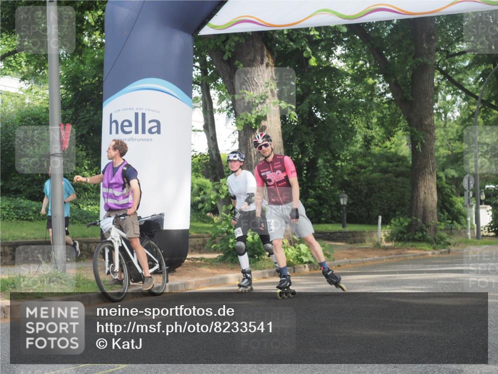 29.06.2025 - hella hamburg halbmarathon KatJ http://msf.ph/oto/8233541 29.06.2025 09:42:43 Zwischen KM18-KM19  meine-sportfotos.de