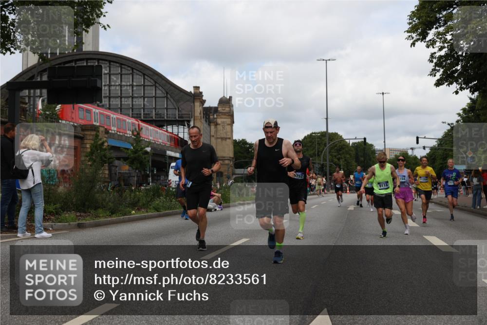 29.06.2025 - hella hamburg halbmarathon Yannick Fuchs http://msf.ph/oto/8233561 29.06.2025 10:34:21 20KM 1358, 1975, 2044, 2563, 2573, 2972, 3547, 3626, 4381, 4398, 4565, 4766, 4888, 5752, 7981, 8319, 8346, 8574, 8933, 9116, 9540, 11284, 11714, 11806, 12046, 12091, 12335, 12372, 13190, 13514, 14077, 14204, 14272, 14699, 15336, 15421, 15435, 15744, 15828, 17425, 17668, 17792, 17916, 17973, 18013, 18154, 18803 meine-sportfotos.de