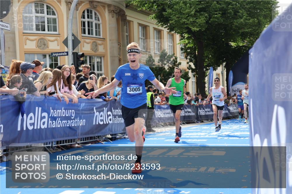 29.06.2025 - hella hamburg halbmarathon Strokosch-Dieckow http://msf.ph/oto/8233593 29.06.2025 10:34:17 Ziel 1002, 1080, 3005, 5550, 7884, 7901, 9686, 14784, 16417, 18906 meine-sportfotos.de