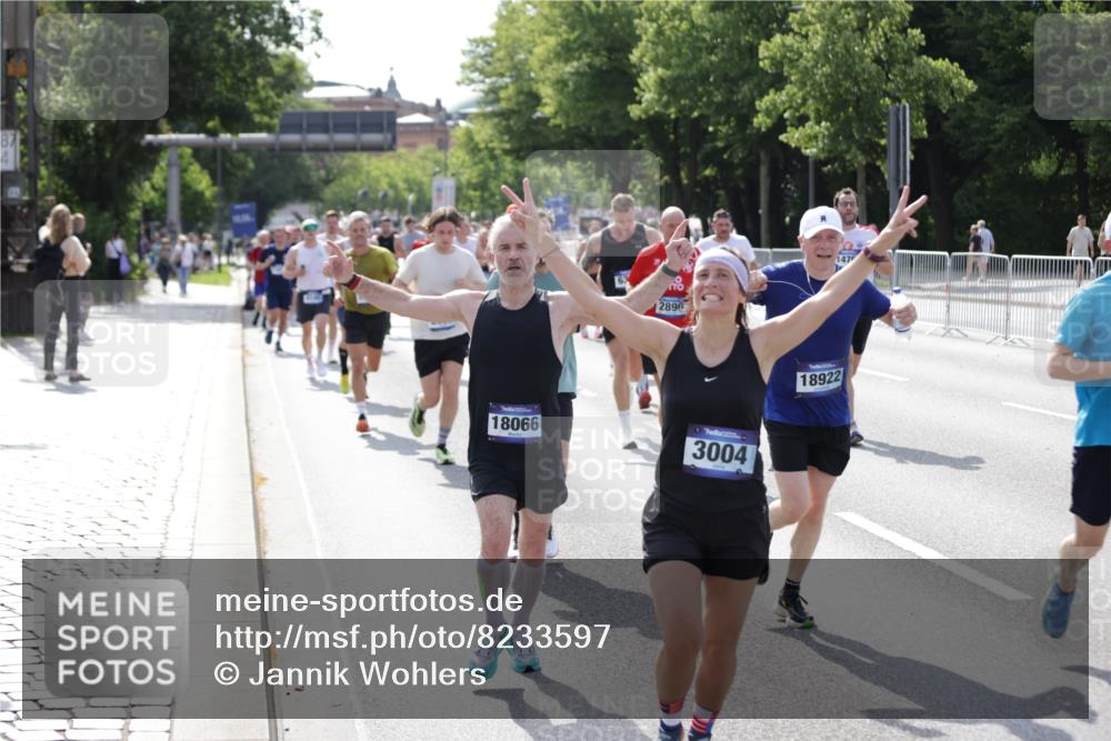29.06.2025 - hella hamburg halbmarathon Jannik Wohlers http://msf.ph/oto/8233597 29.06.2025 09:53:13 Lombardsbrücke 2365, 2402, 2623, 2890, 2937, 3004, 3146, 3186, 3414, 4140, 4247, 4310, 5362, 5460, 5532, 5650, 5692, 6071, 6282, 6375, 6388, 6903, 7385, 7448, 7480, 9200, 9303, 9626, 9633, 9723, 9965, 11283, 12271, 13009, 13450, 13667, 14034, 14200, 14262, 14464, 14618, 14619, 14764, 15519, 15851, 16084, 16286, 16333, 16725, 16766, 17032, 17384, 17718, 17748, 17960, 18066, 18638, 18678, 18922 meine-sportfotos.de