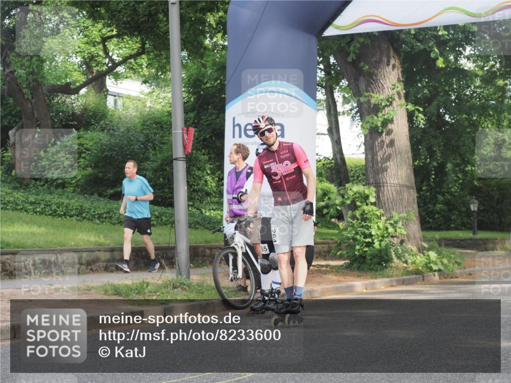 29.06.2025 - hella hamburg halbmarathon KatJ http://msf.ph/oto/8233600 29.06.2025 09:42:44 Zwischen KM18-KM19  meine-sportfotos.de