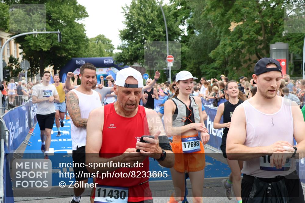 29.06.2025 - hella hamburg halbmarathon Zöllner http://msf.ph/oto/8233605 29.06.2025 10:54:29 Ziel 1267, 1442, 3426, 3794, 4635, 4868, 6511, 6512, 7129, 8772, 11009, 11797, 11799, 12321, 12362, 13289, 15146, 15946, 16327, 17698, 18268, 19067 meine-sportfotos.de