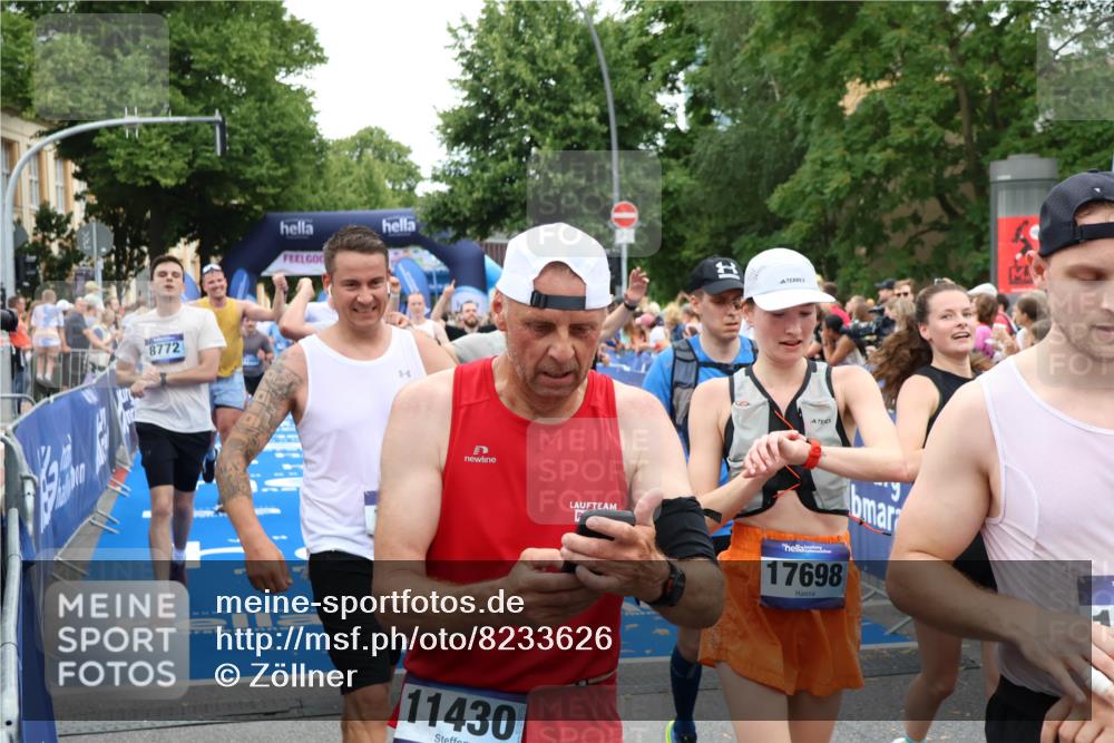 29.06.2025 - hella hamburg halbmarathon Zöllner http://msf.ph/oto/8233626 29.06.2025 10:54:30 Ziel 1442, 3426, 3794, 4635, 4868, 6511, 6512, 7129, 8772, 11009, 11797, 11799, 12321, 12362, 15146, 16327, 19067 meine-sportfotos.de