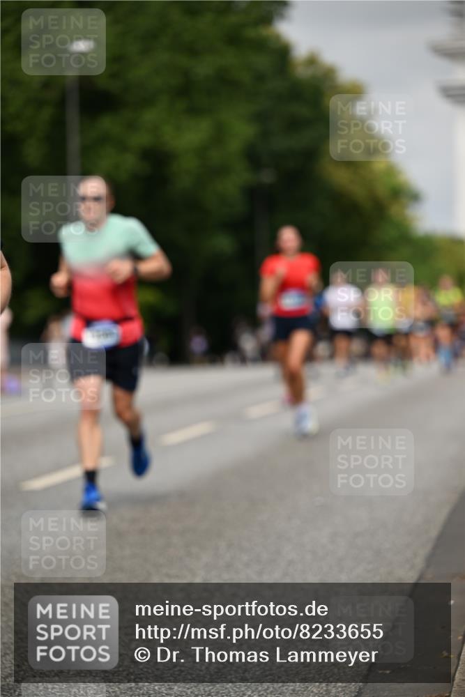29.06.2025 - hella hamburg halbmarathon Dr. Thomas Lammeyer http://msf.ph/oto/8233655 29.06.2025 10:13:33 Kennedybrücke 7081, 7187, 7636, 9306, 9434, 9781, 10036, 10819, 10943, 11067 meine-sportfotos.de