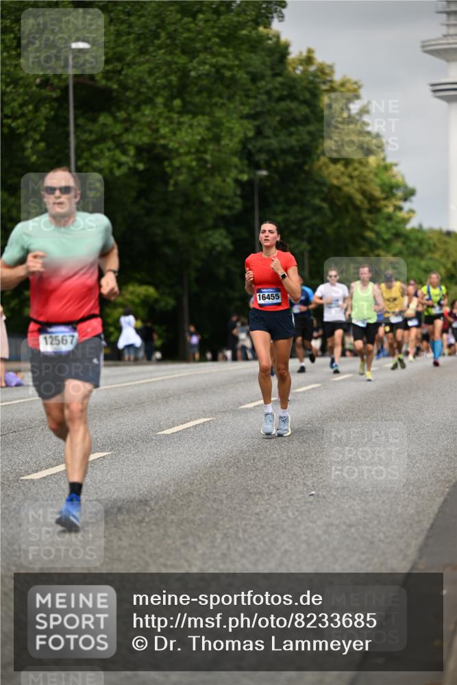 29.06.2025 - hella hamburg halbmarathon Dr. Thomas Lammeyer http://msf.ph/oto/8233685 29.06.2025 10:13:33 Kennedybrücke 7081, 7187, 7636, 9306, 9434, 9781, 10036, 10819, 10943, 11067 meine-sportfotos.de